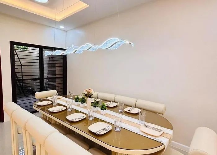 The Zion Grand Modern 4br 4tb Luxury 20pax * Manille