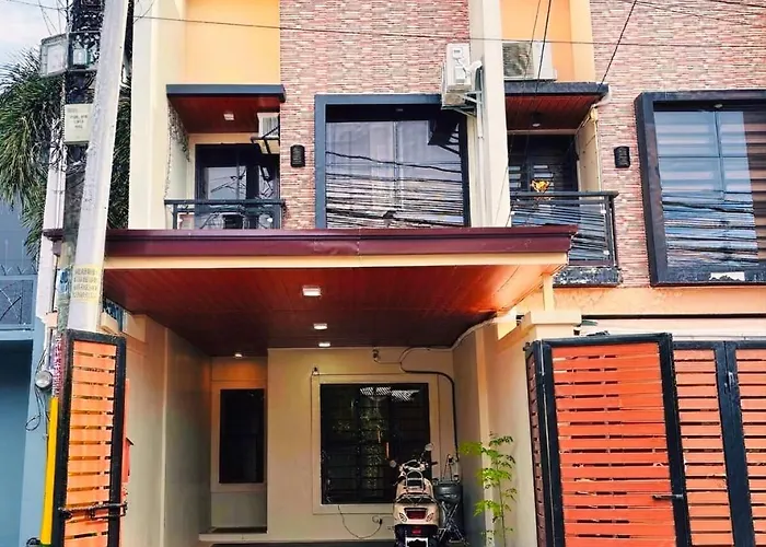 The Zion Grand Modern 4br 4tb Luxury 20pax Manille