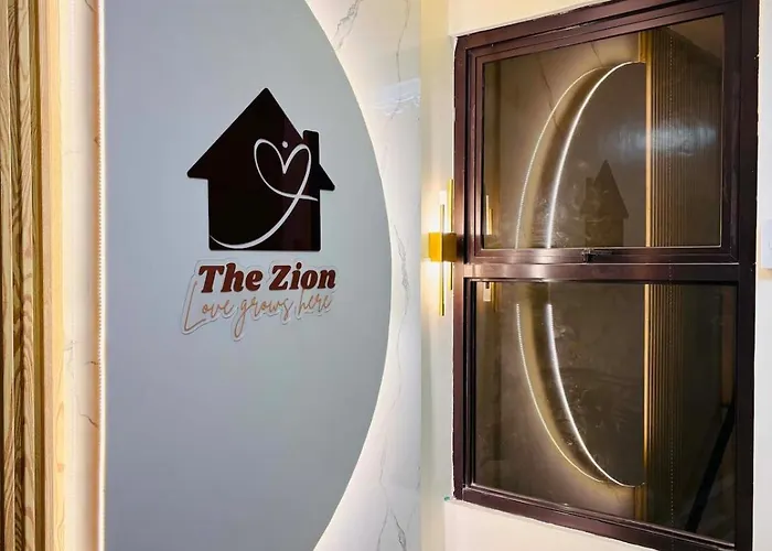 The Zion Grand Modern 4br 4tb Luxury 20pax Villa Manille