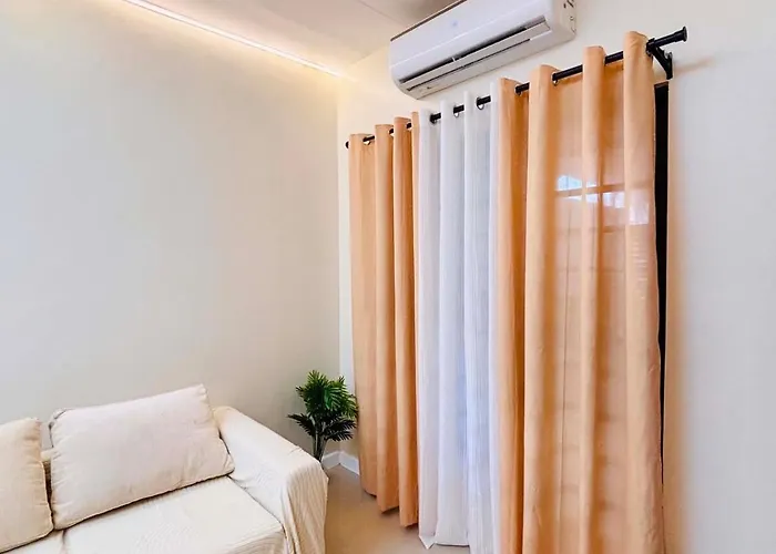 The Zion Grand Modern 4br 4tb Luxury 20pax Manille