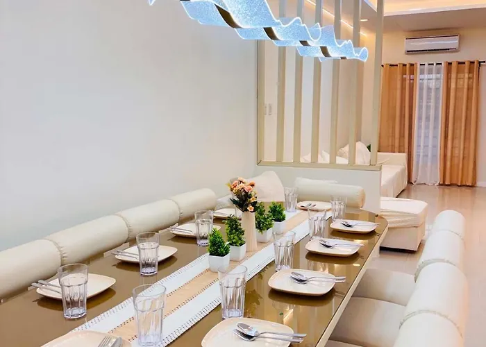 The Zion Grand Modern 4br 4tb Luxury 20pax Villa Manille